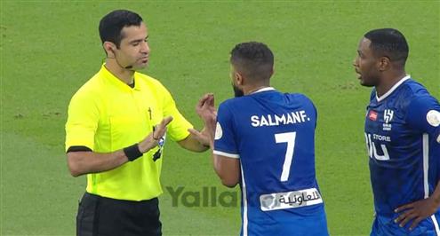 لاعبو الهلال يطالبوا بضربة جزاء أمام الزمالك