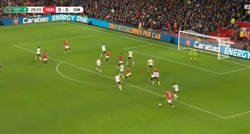 هدف مانشستر يونايتد الأول أمام تشارلتون (أنتوني)