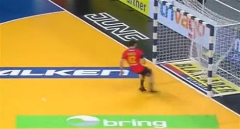 هدف لإسبانيا في مرمى الدنمارك الخالي من الحارس بمونديال اليد