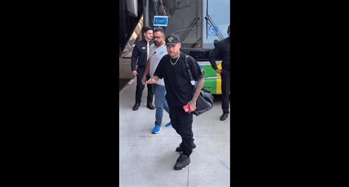 وصول نيمار إلى البرازيل استعدادا لمباريات تصفيات كأس العالم