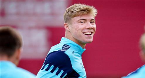 هدف رائع لراسموس هويلوند في معسكر الدنمارك