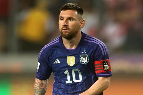 هدف الأرجنتين الأول أمام بيرو (ميسي)