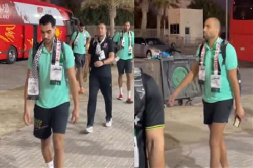 بالأوشحة الفلسطينية.. وصول سلة الأهلي لمواجهة الزمالك في كأس السوبر