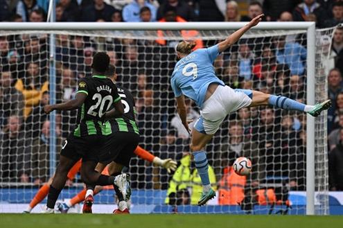 تسديدة قوية.. هدف مانشستر سيتي الثاني أمام برايتون (هالاند)