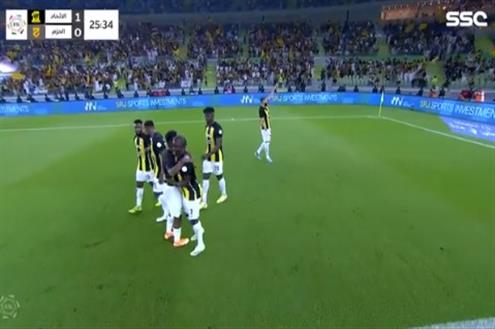 هدف الاتحاد الأول أمام الحزم (بنزيما)