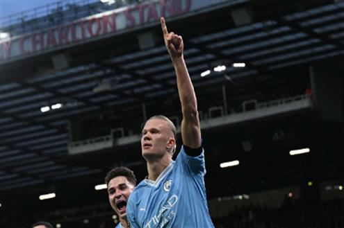 هدف مانشستر سيتي الأول أمام مانشستر يونايتد (هالاند)