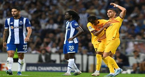 خطأ كارثي.. هدف برشلونة الأول أمام بورتو (توريس)