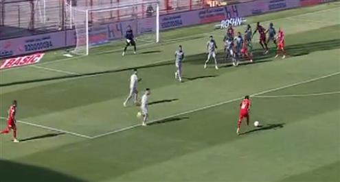 طارق حامد يصنع هدف ضمك الثاني أمام الحزم