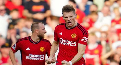 هدف مانشستر يونايتد الأول أمام برينتفورد (ماكتومناي)