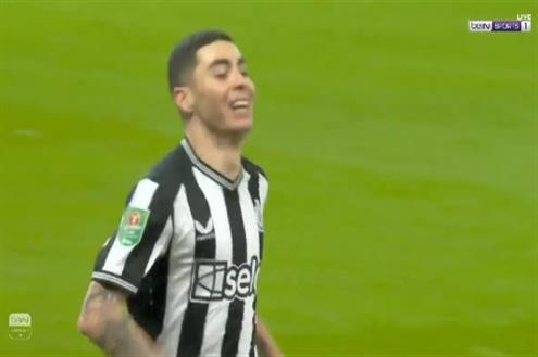 هدف نيوكاسل الأول أمام مانشستر يونايتد (ألميرون)