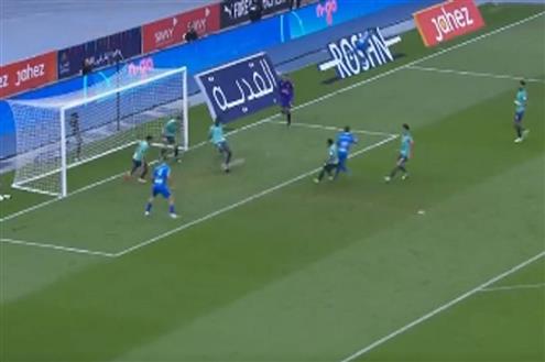 القائم يحرم الهلال من هدف أمام التعاون