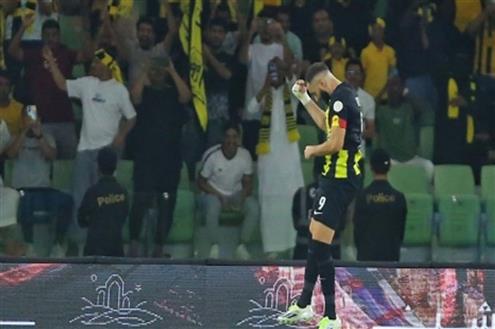 بنزيما يسجل هدف الاتحاد الثالث أمام أبها