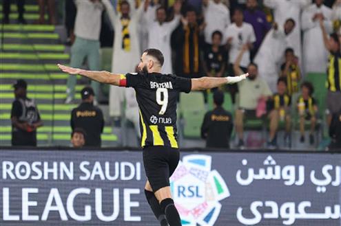 بنزيما يسجل هدفه الثالث أمام أبها