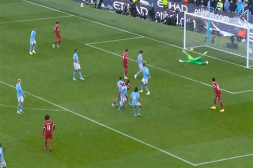 أرنولد يسجل هدف ليفربول أمام مانشستر سيتي من صناعة محمد صلاح