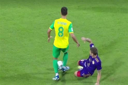 حمدي فتحي يصنع هدف الوكرة الأول أمام العربي