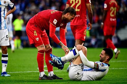 طرد راموس في مباراة ريال سوسيداد واشبيلية