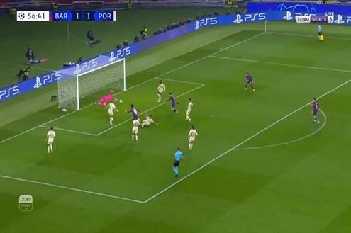 هدف برشلونة الثاني أمام بورتو (جواو فيليكس)