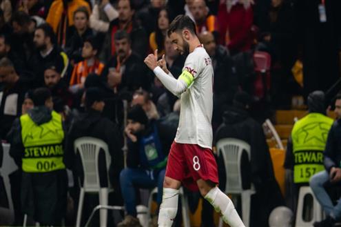 صاروخية رائعة.. هدف مانشستر يونايتد الثاني أمام جالاتا سراي (برونو فيرنانديز)