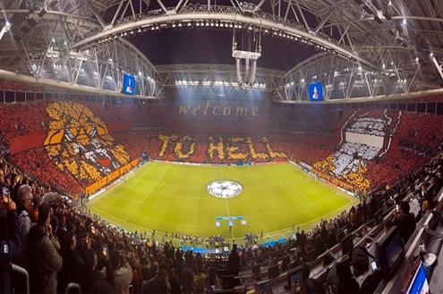 دخلة رائعة من جماهير جالاتا سراي أمام مانشستر يونايتد