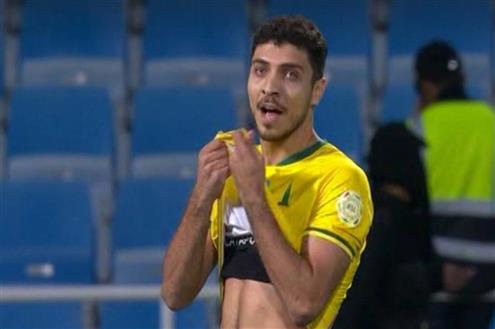 فرصتان ضائعتين من محمد شريف أمام الرياض