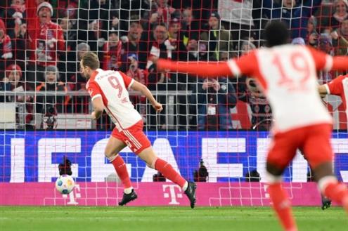 هاري كين يسجل هدف بايرن ميونيخ الأول أمام شتوتجارت