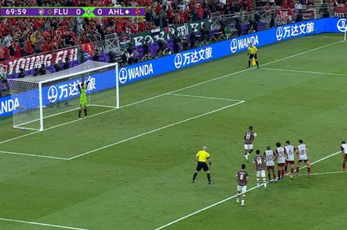 هدف فلومينينسي الأول أمام الأهلي (أرياس)