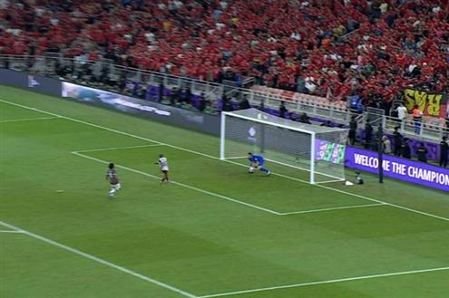 هدف ضائع للأهلي بعد رأسية من بيرسي تاو أمام فلومينينسي