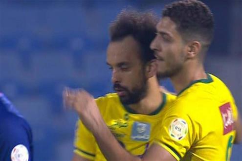 محمد شريف يساهم فى الهدف الأول للخليج أمام أبها