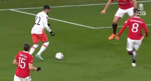 هدف بن رحمة أمام مانشستر يونايتد 