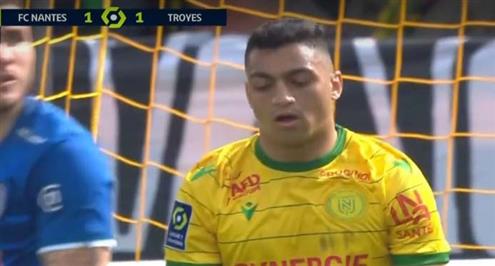 ملخص لمسات مصطفى محمد أمام تروا