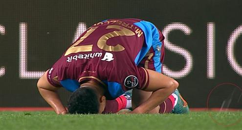 تصرف غير أخلاقي من لاعب فنربخشة أثناء سجود تريزيجيه