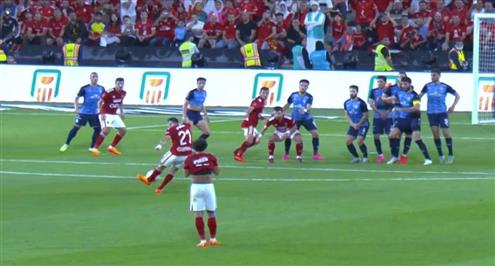 تسديدة علي معلول وتصدي أحمد الشناوي حارس بيراميدز