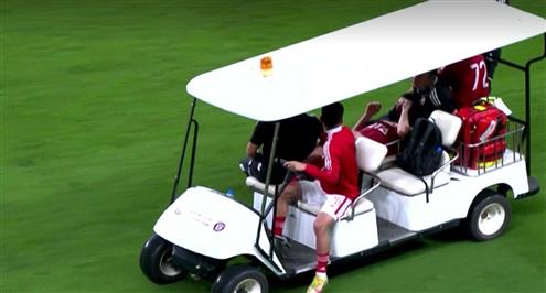 أحمد قندوسي يحتفي بمحمود متولي بعد إفاقته أمام بيراميدز