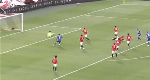 تسديدة ديلجادو لاعب الهلال أمام أوراوا