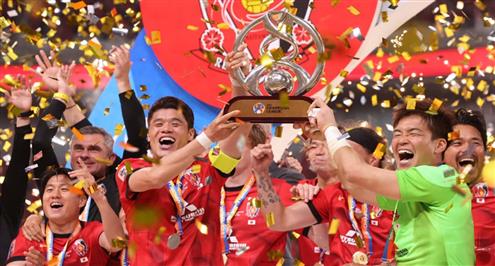 تتويج أوراوا الياباني بلقب دوري أبطال آسيا