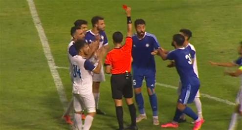 طرد أحمد حكم لاعب سموحة بعد تدخل قوي مع حارس النجوم