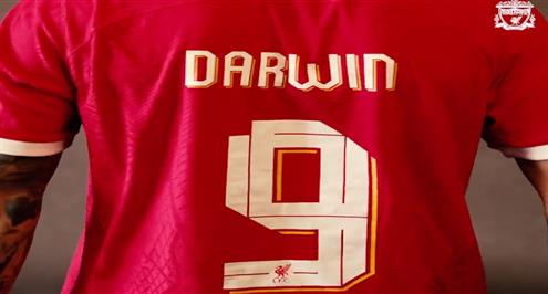 داروين نونيز سيرتدي القميص رقم 9 مع ليفربول في الموسم القادم