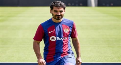 برشلونة يقدم لاعبه الجديد جوندوجان
