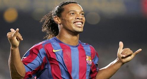 عودة بالذاكرة: أول هدف لرونالدينيو مع برشلونة 