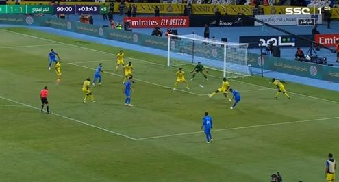 فرصة هدف للهلال أمام النصر بعد تسديدة مالكوم