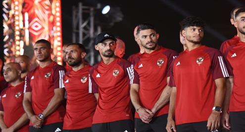 حفل الموسم الذهبي.. تكريم نجوم الخماسية فريق كرة القدم بالأهلي 