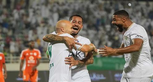 انيستا يسجل أول أهدافه مع نادي الإمارات