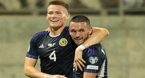 هدف إسكتلندا الأول أمام قبرص (سكوت ماكتومناي)