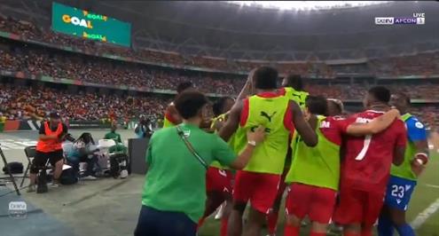 هدف غينيا الإستوائية الثالث أمام كوت ديفوار (إميليو إنسوي)