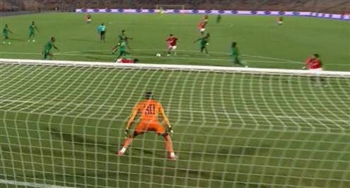 تسديدة زيزو على مرمى موريتانيا