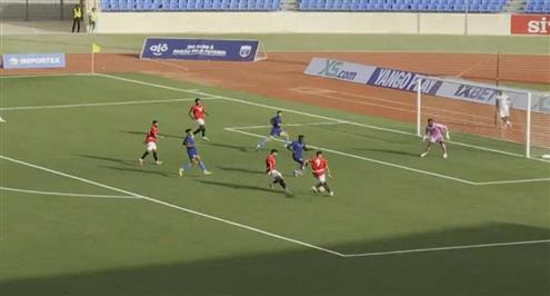 فرصة ضائعة من طاهر محمد أمام كاب فيردي