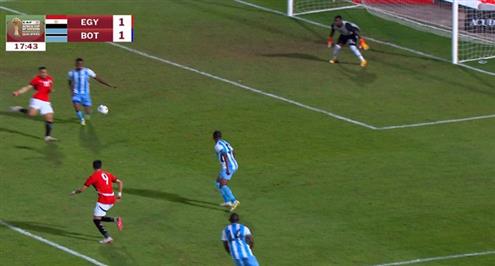 فرصة هدف من مصطفى محمد أمام بوتسوانا