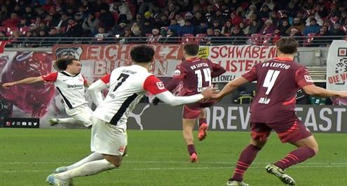 فرصة عمر مرموش أمام لايبزيج 