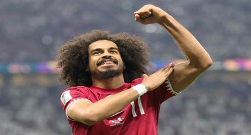 أكرم عفيف يتوج بجائزة أفضل هداف وأفضل لاعب في بطولة كأس آسيا 2023