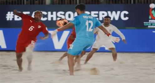 هدف رائع من حارس منتخب إيران في كأس العالم للكرة الشاطئية